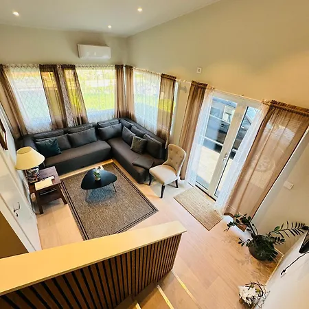 Comfycorner 4 Bedroom Appartement Sola